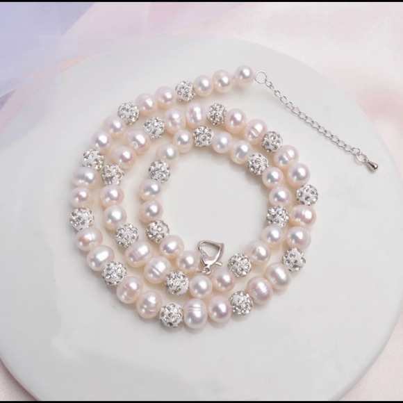 🔥LAST ONE🔥Gorgeous Freshwater Pearl Necklace - Picture 2 of 9